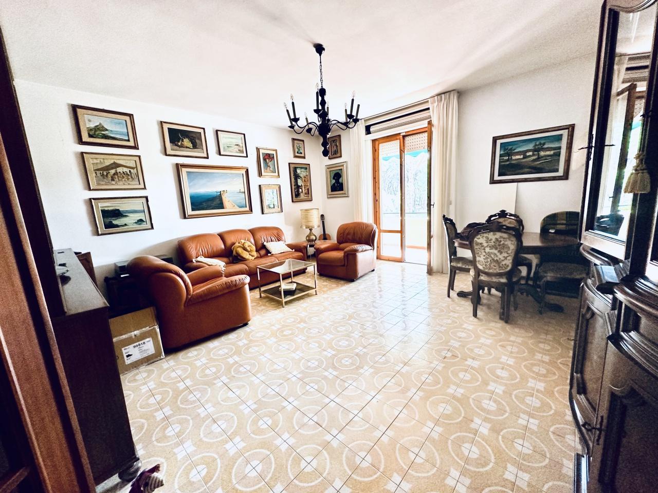 Vendita Quadrivani, Follonica foto
