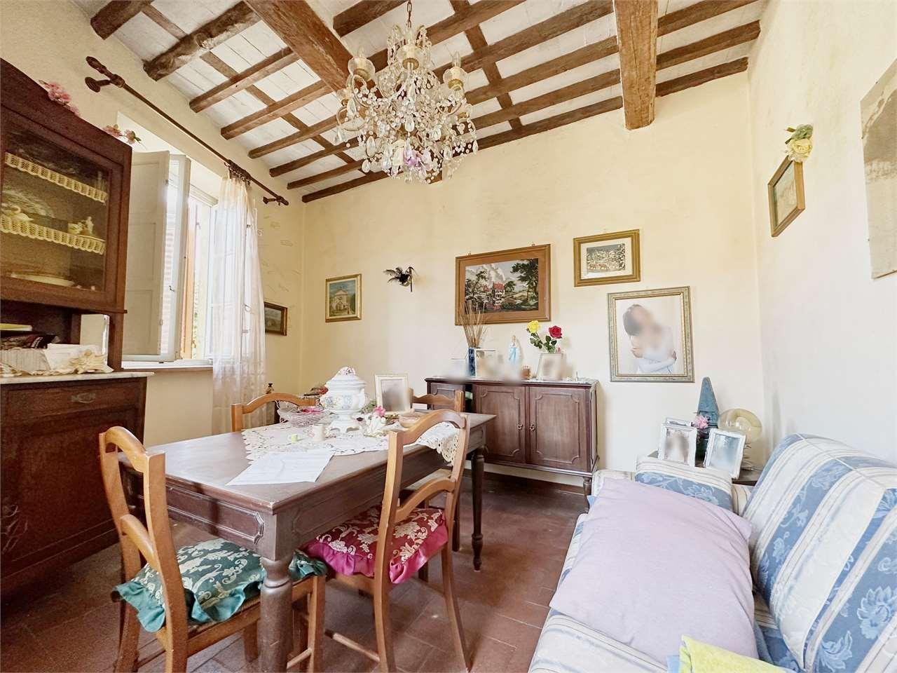 Vendita vendita, Lucca foto