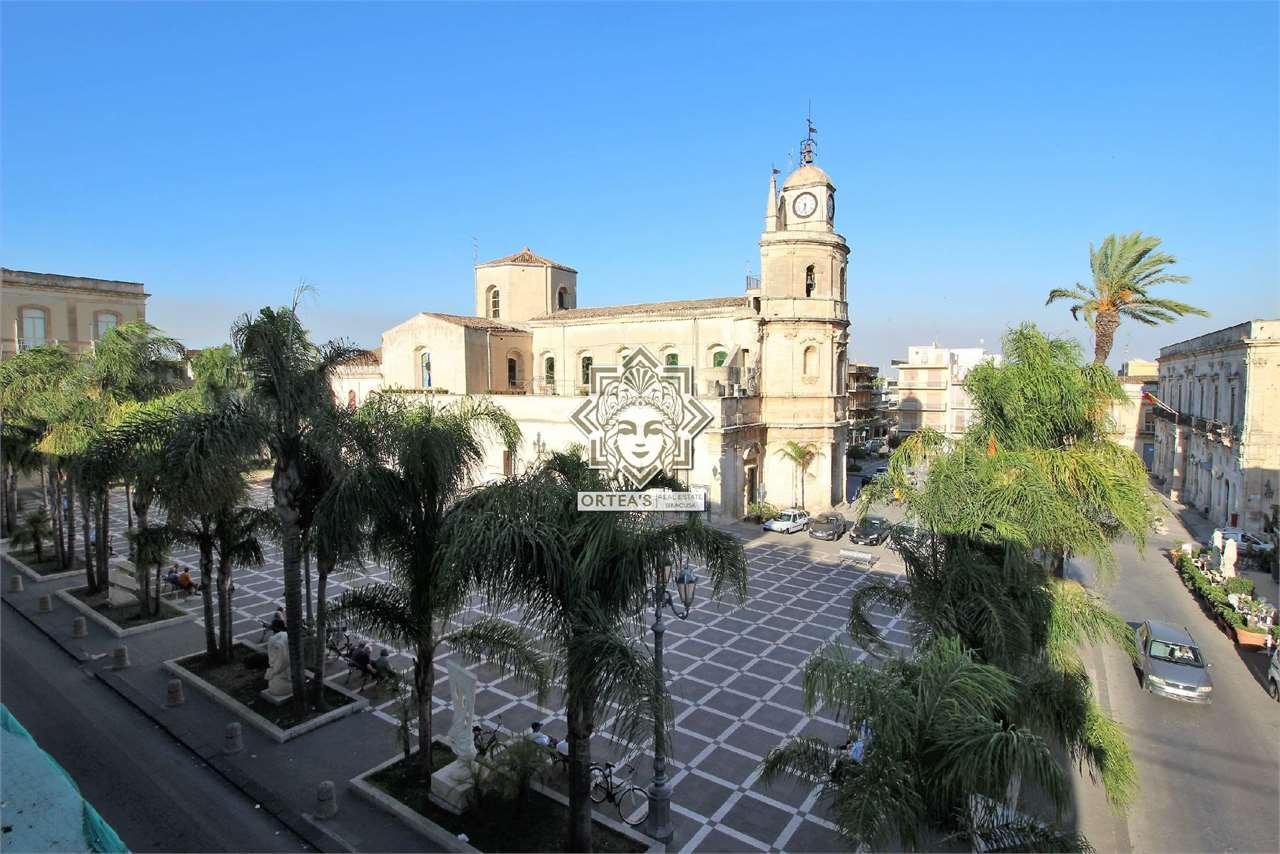 Sale vendita, Floridia foto