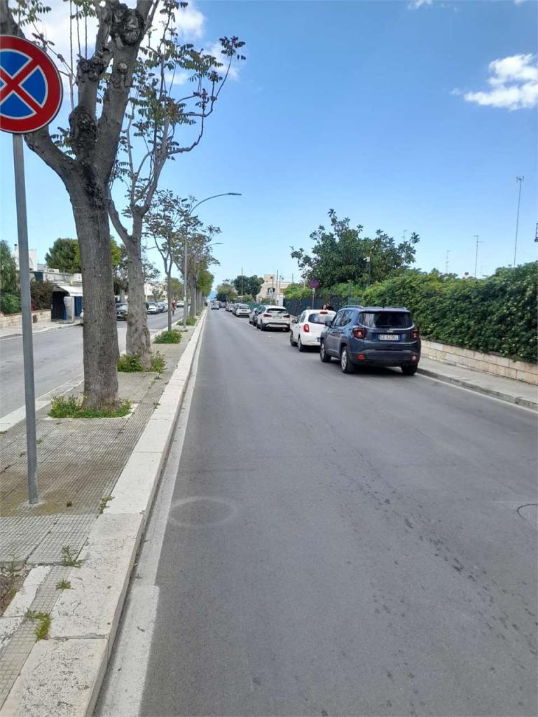 Sale vendita, Bari foto