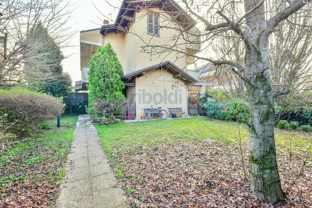 Vendita Esavani, Seveso foto