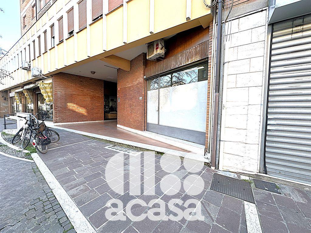 Affitto Negozio, Cesena foto