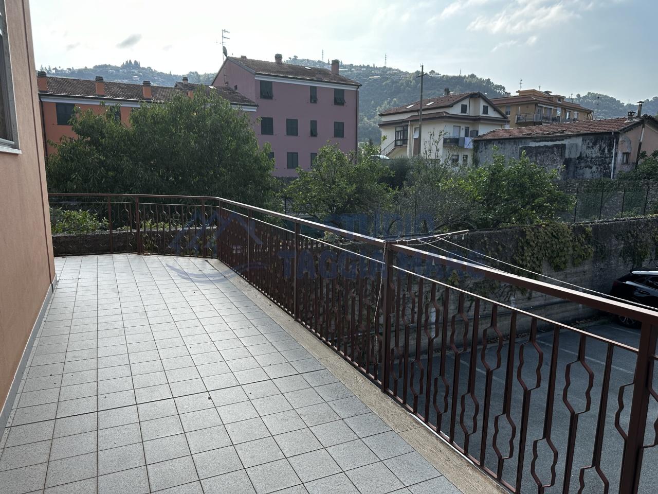 Vendita Bivani, Taggia foto