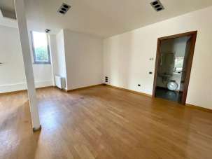 Vendita Negozio, Buguggiate