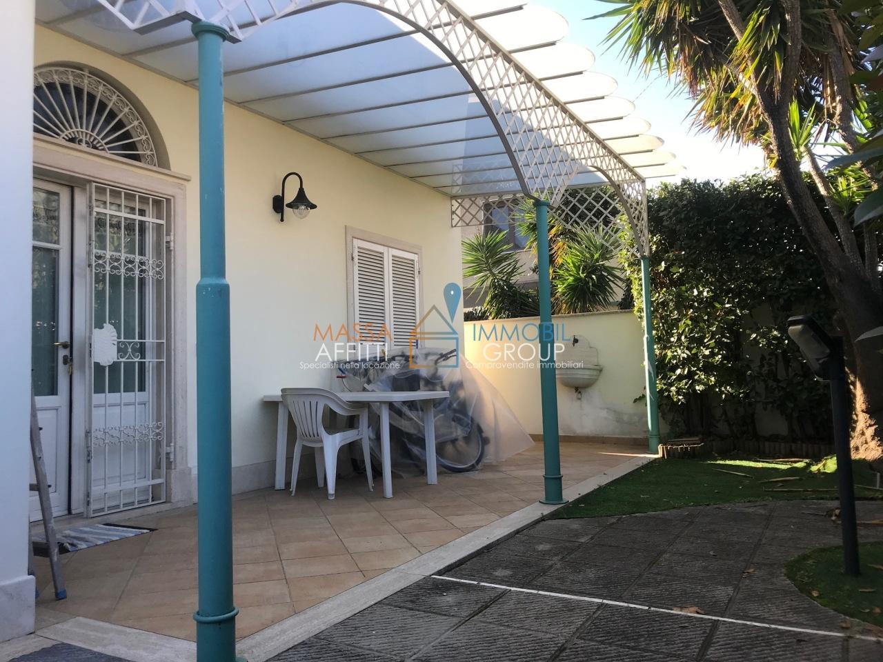 Vendita Trivani, Massa foto