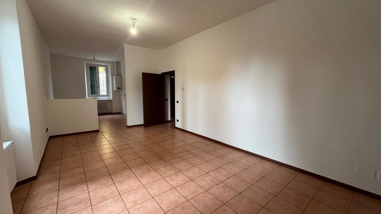Vendita Trivani, Mozzate foto