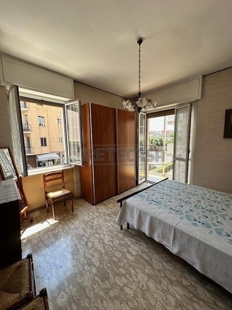 Venta Cuatro habitaciones, Loano foto