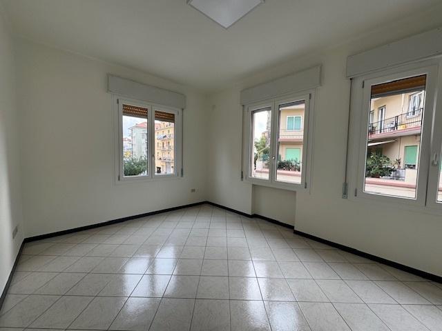 Affitto Quadrivani, Imperia foto