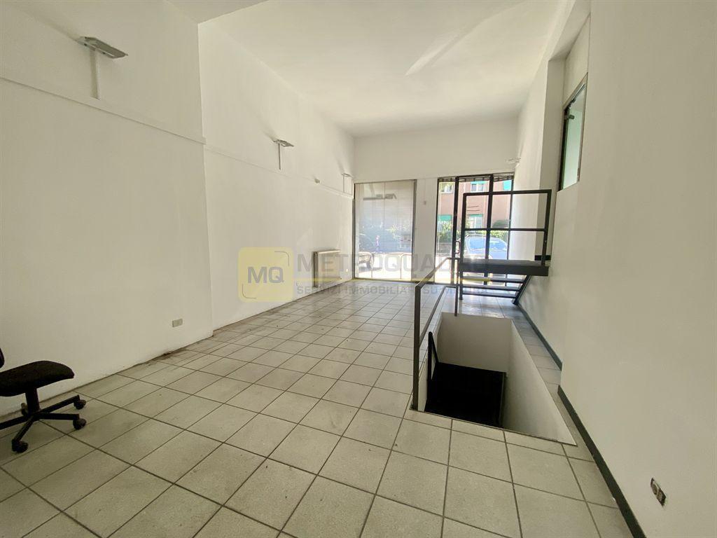 Affitto Negozio, Lecco foto