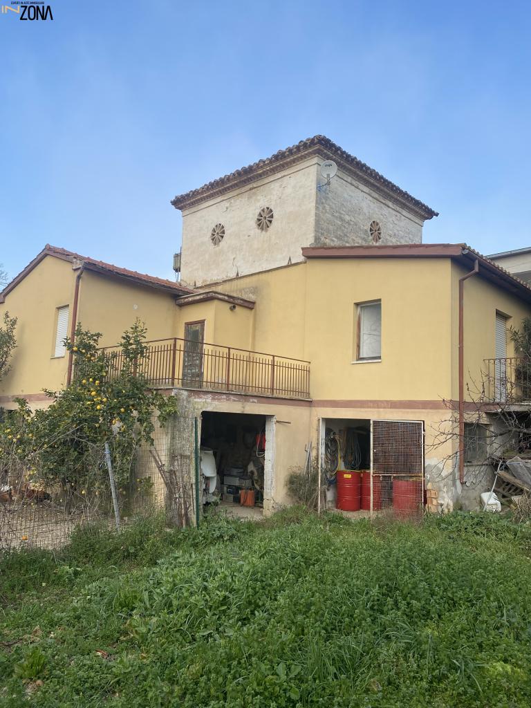 Vendita Quadrivani, Roseto degli Abruzzi foto