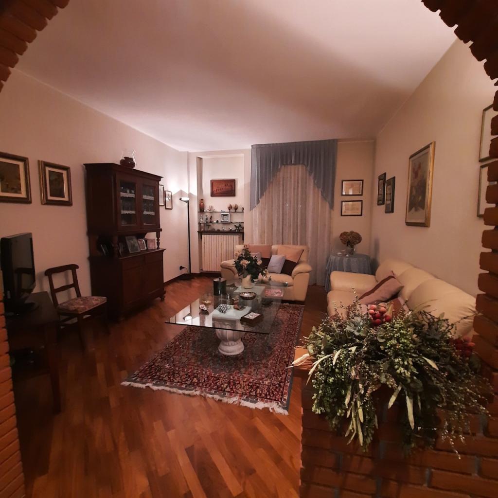 Vendita Esavani, Piacenza foto