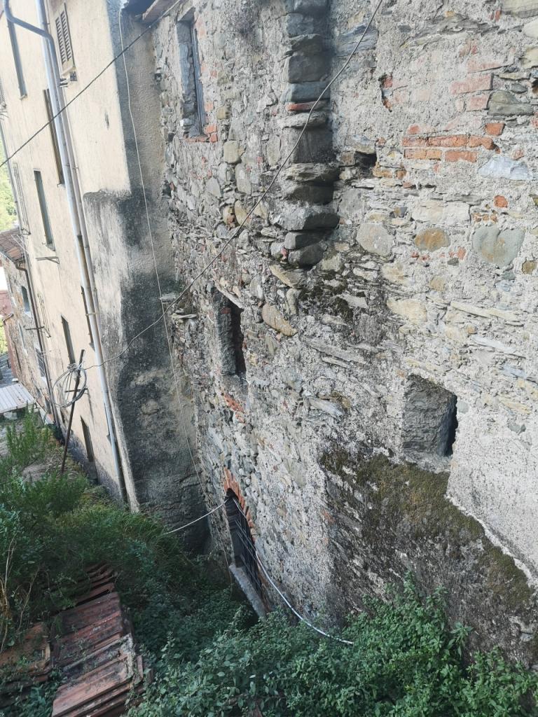 Vendita Esavani, Luni foto