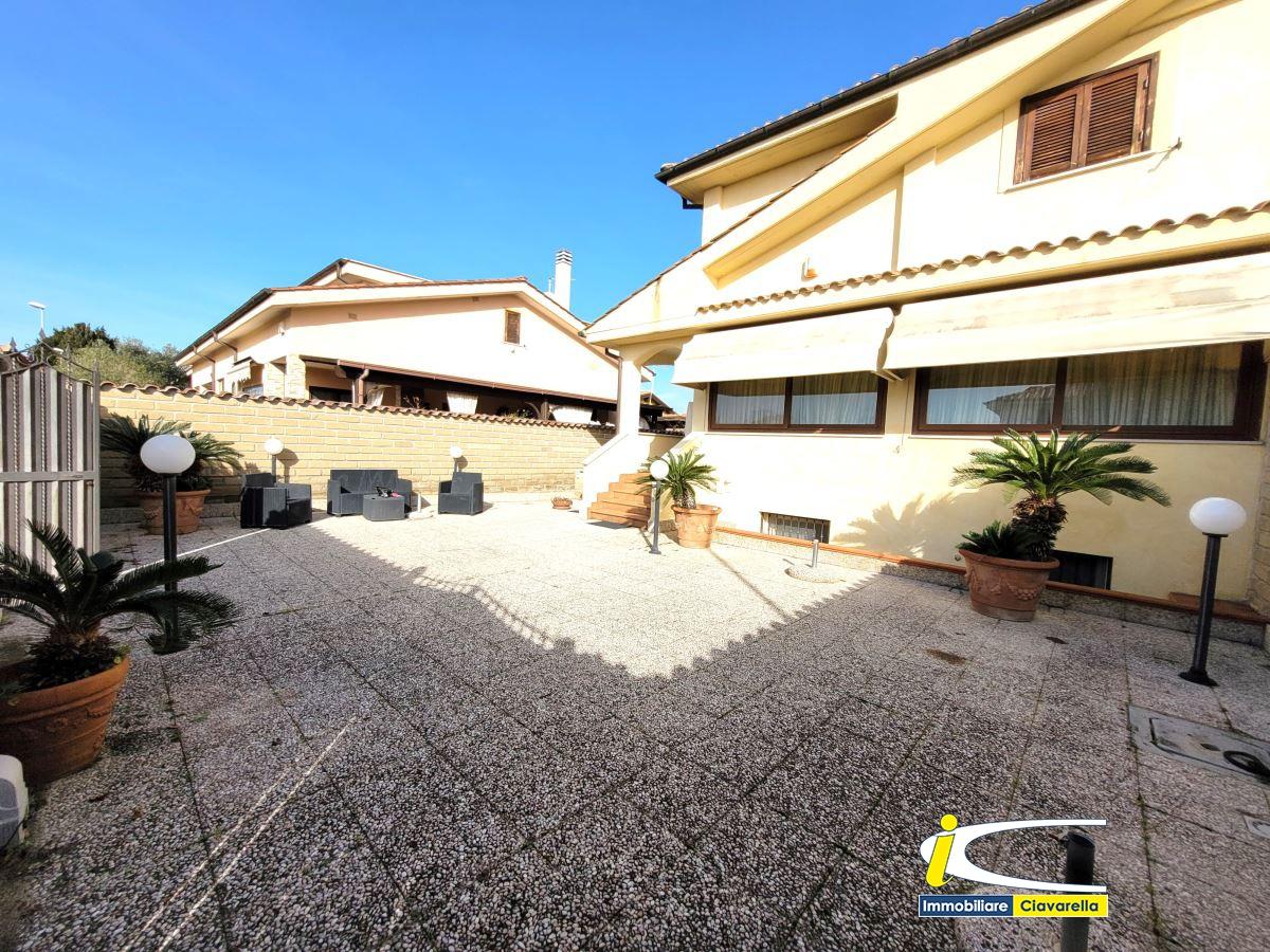 Vendita Esavani, Ladispoli foto
