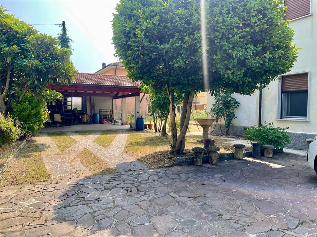 Vendita Villa bifamiliare, Vergiate foto