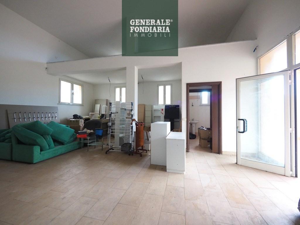 Affitto Negozio, Aulla foto