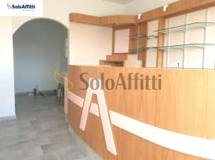 Affitto 1 vetrina, Limbiate