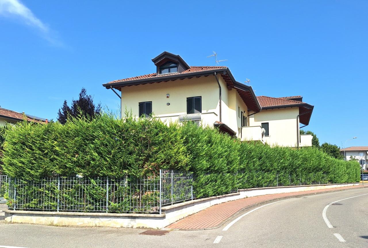 Vendita Quadrivani, Pessano con Bornago foto