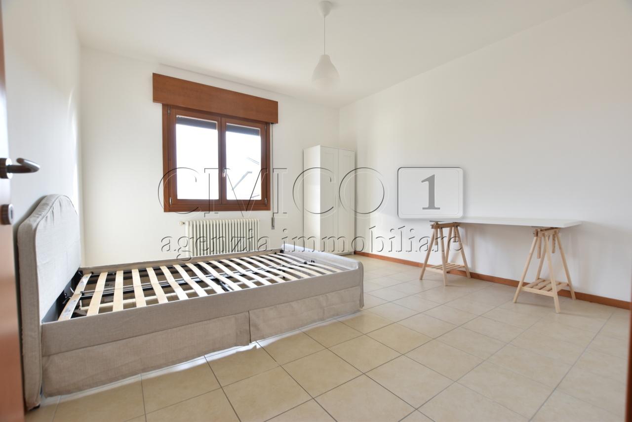 Affitto Quadrivani, Rubano foto