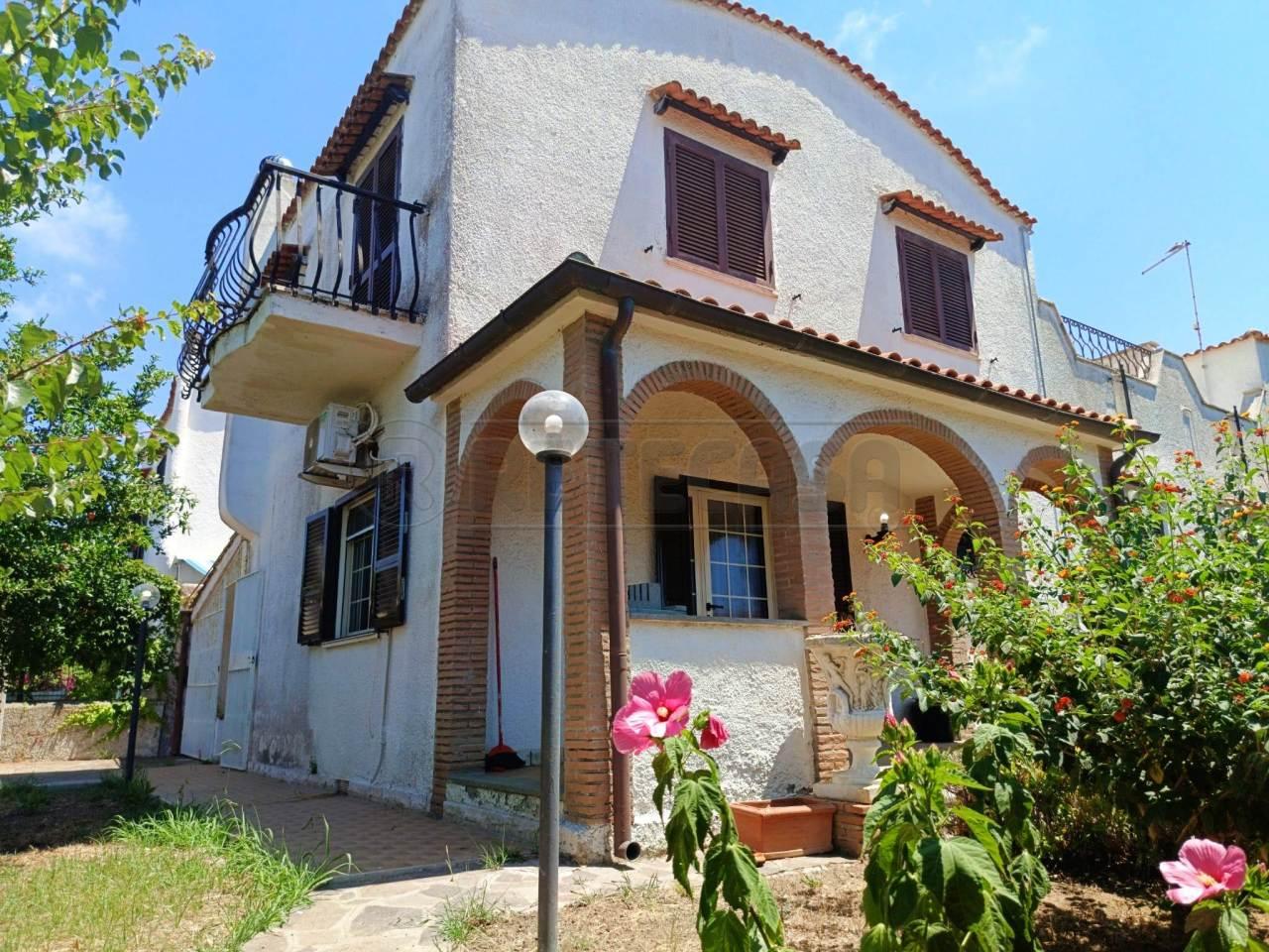 Venta Cuatro habitaciones, Cerveteri foto