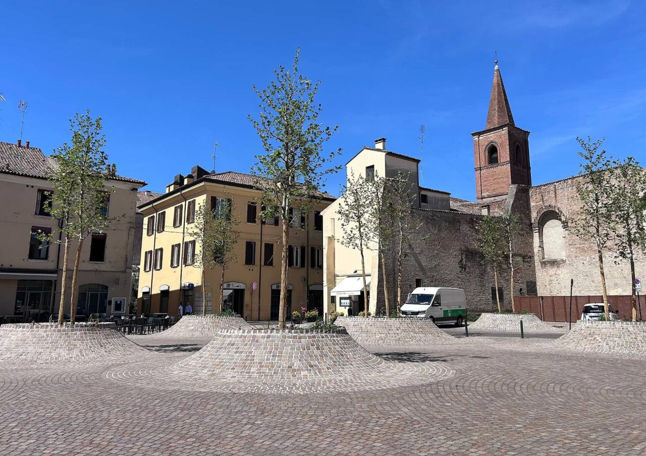 Affitto Negozio, Ferrara foto