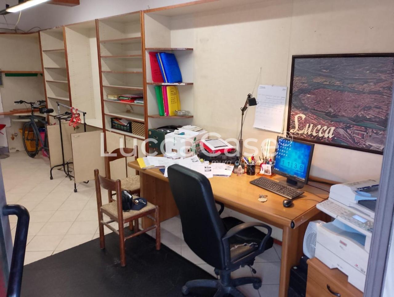 Affitto Locale commerciale, Lucca foto