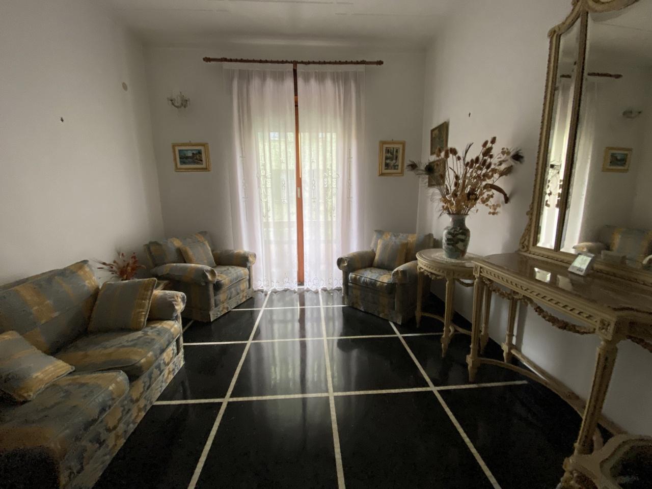 Affitto Multivani, Genova foto