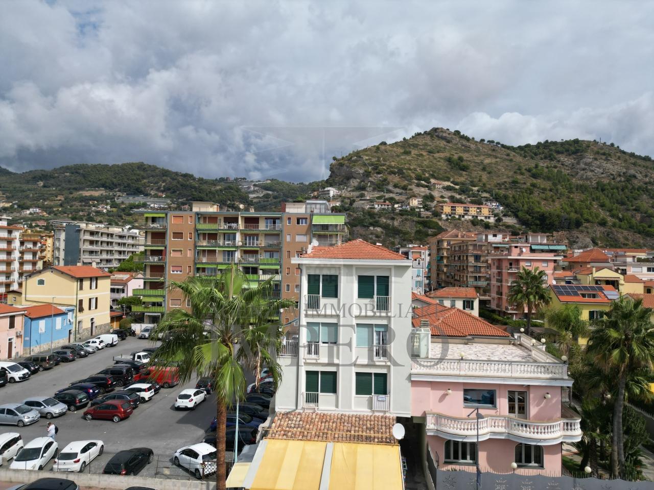 Vendita Quadrivani, Ventimiglia foto