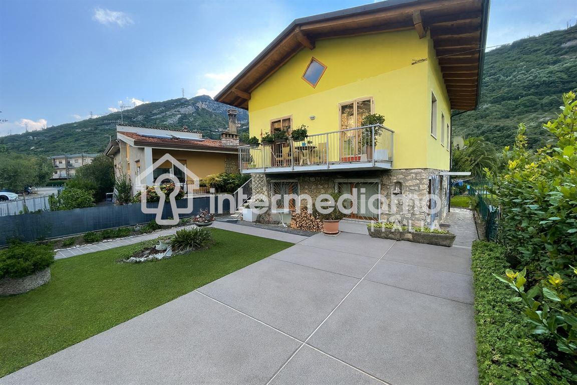Vendita Villa bifamiliare, Nago-Torbole foto