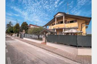Vendita Villa bifamiliare, Cesano Maderno