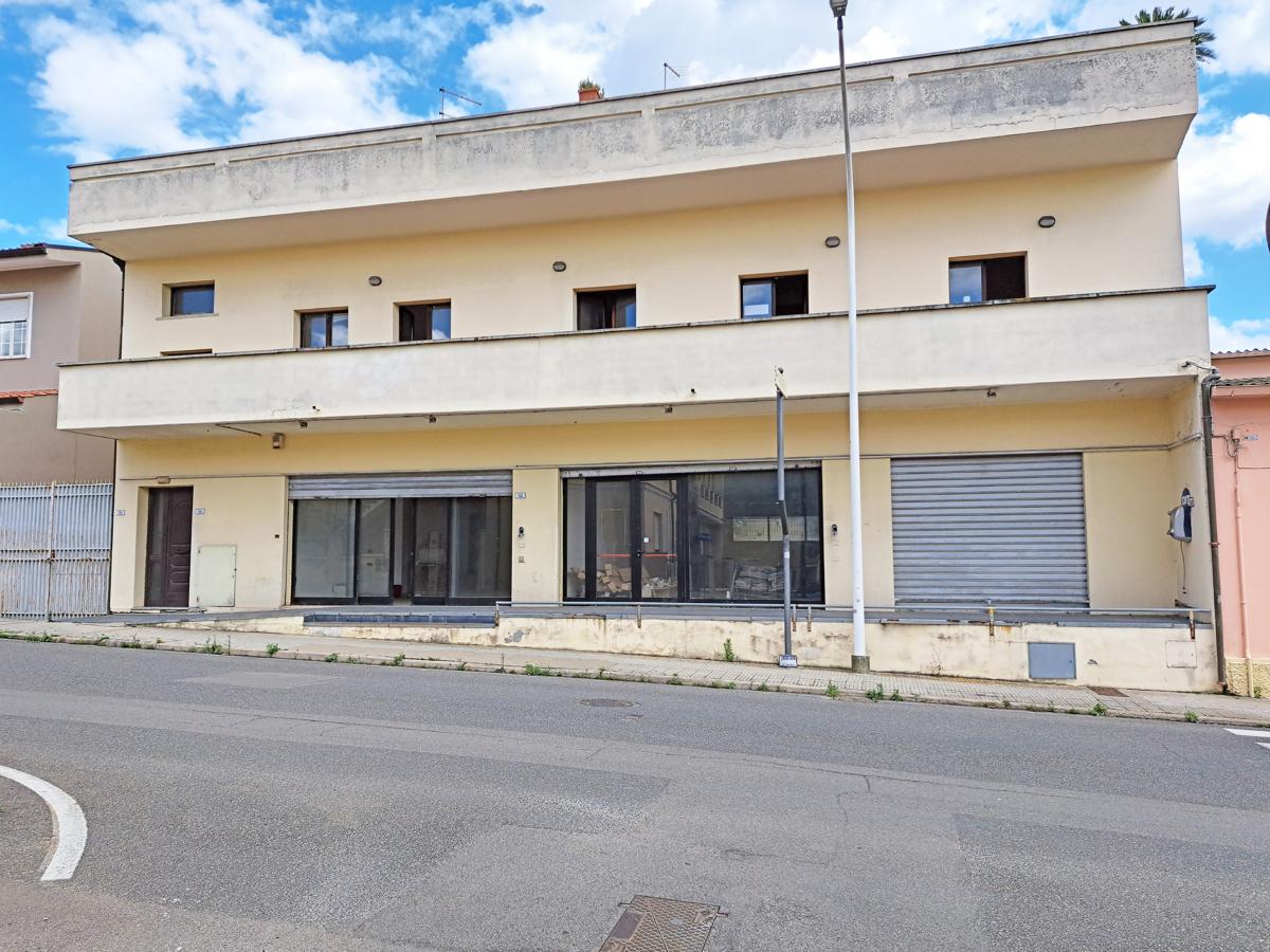 Affitto Negozio, Sanluri foto