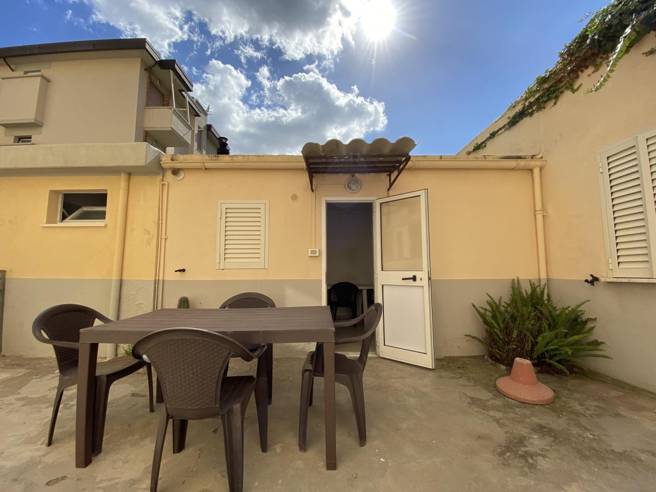 Vendita Eptavani, Follonica Vendita Eptavani, Follonica foto