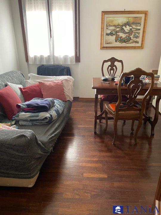 Vendita Esavani, Carrara foto