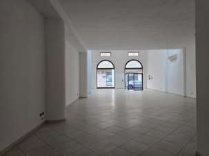 Affitto Locale commerciale, Maglie