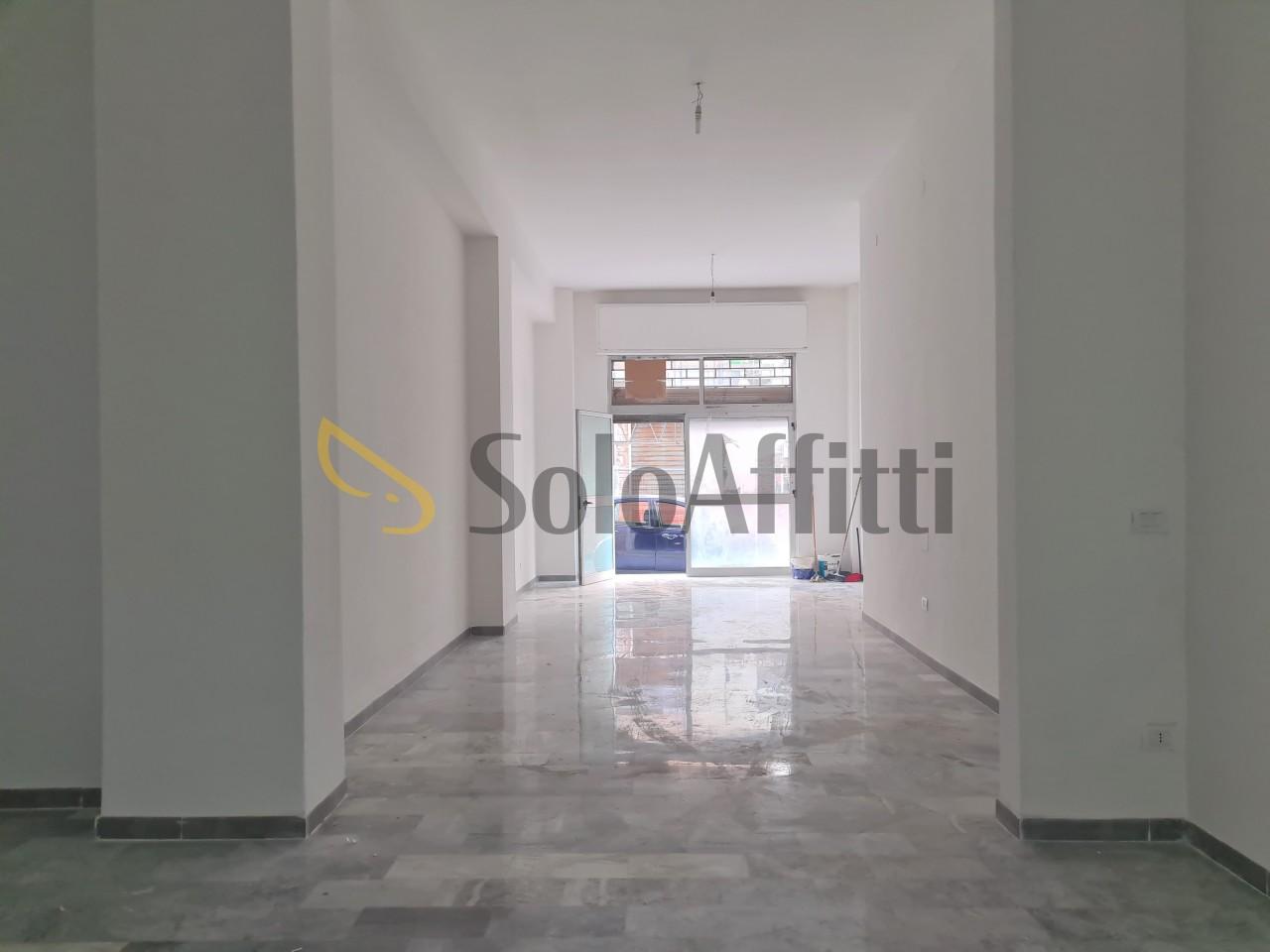 Affitto 1 vetrina, Catanzaro foto