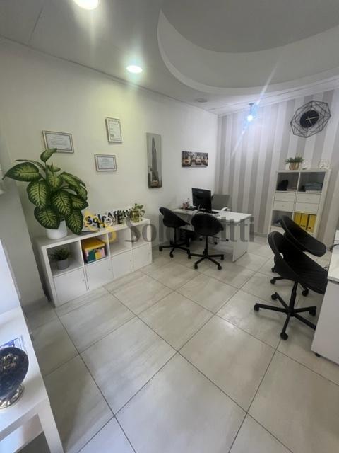 Affitto 1 vetrina, Pescara foto