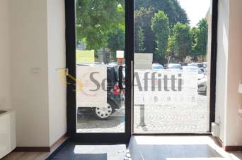 Affitto 1 vetrina, Cirie