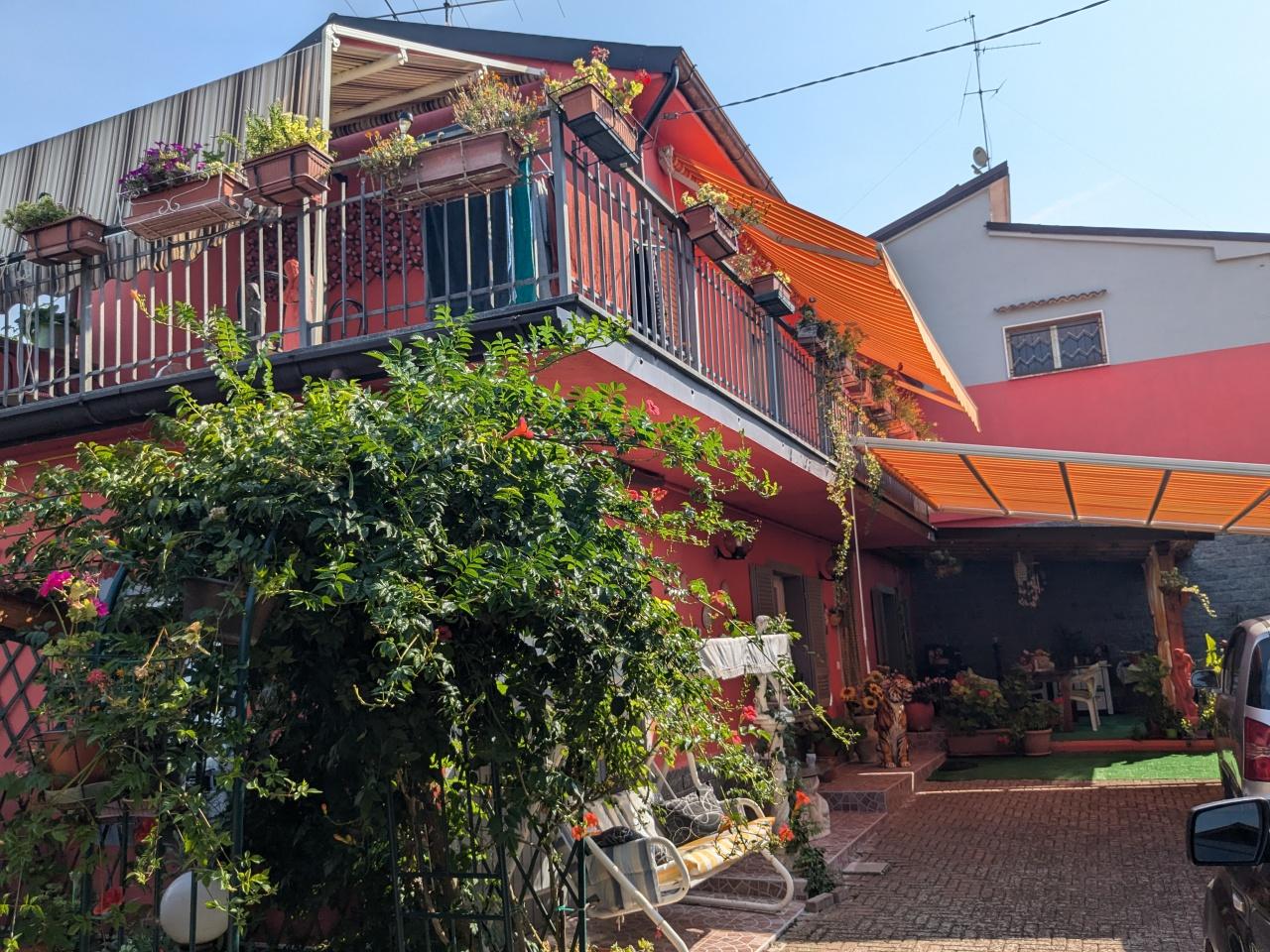 Vendita Trivani, Montecalvo Versiggia foto