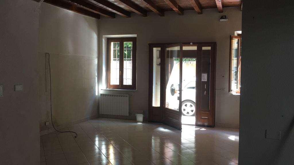 Affitto affitto, Roverbella foto