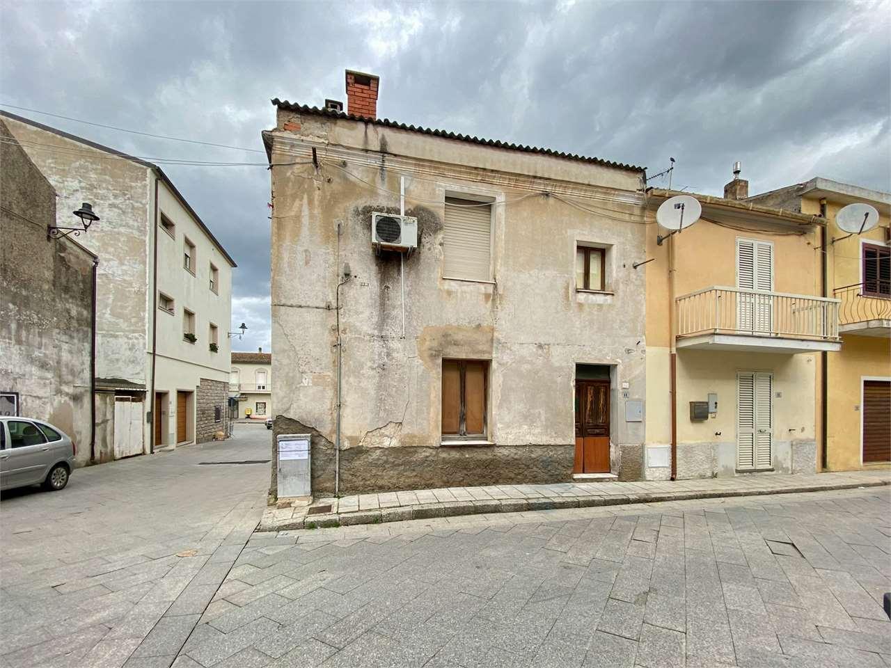Vendita vendita, Monti foto