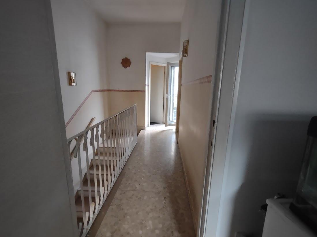 Vendita Pentavani, Jesi foto