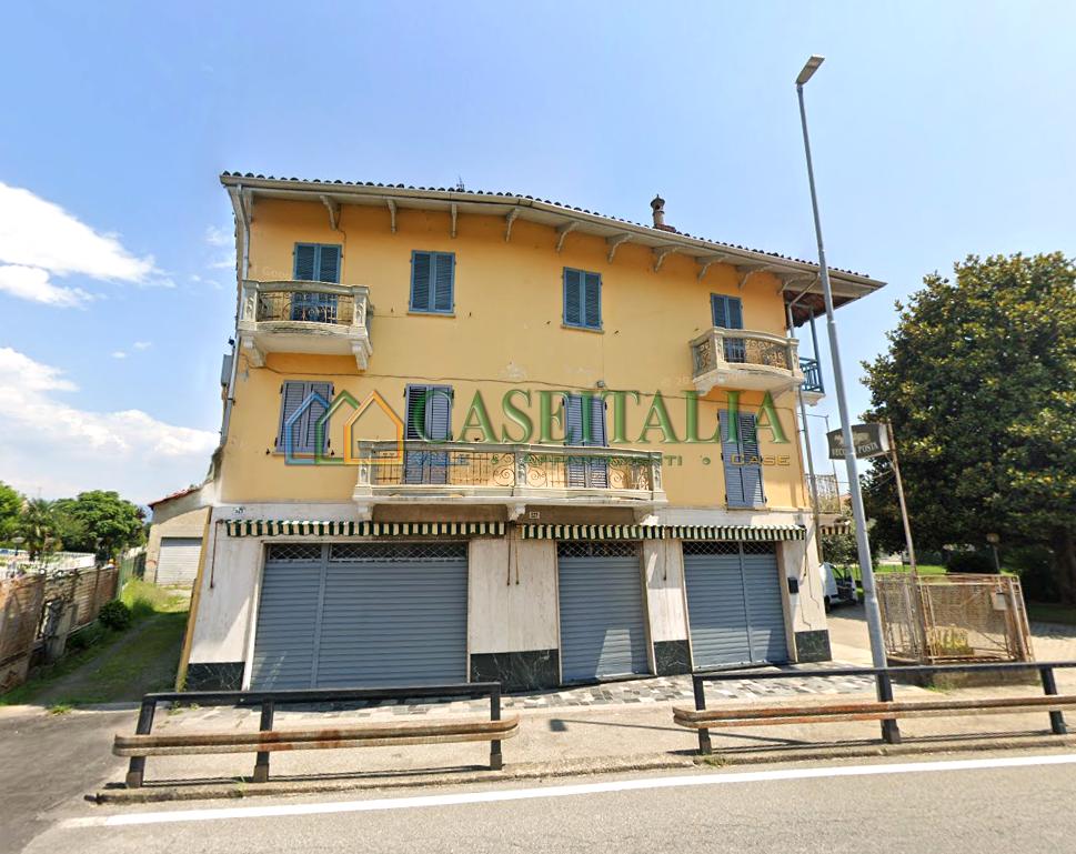 negozio in affitto ad Ivrea