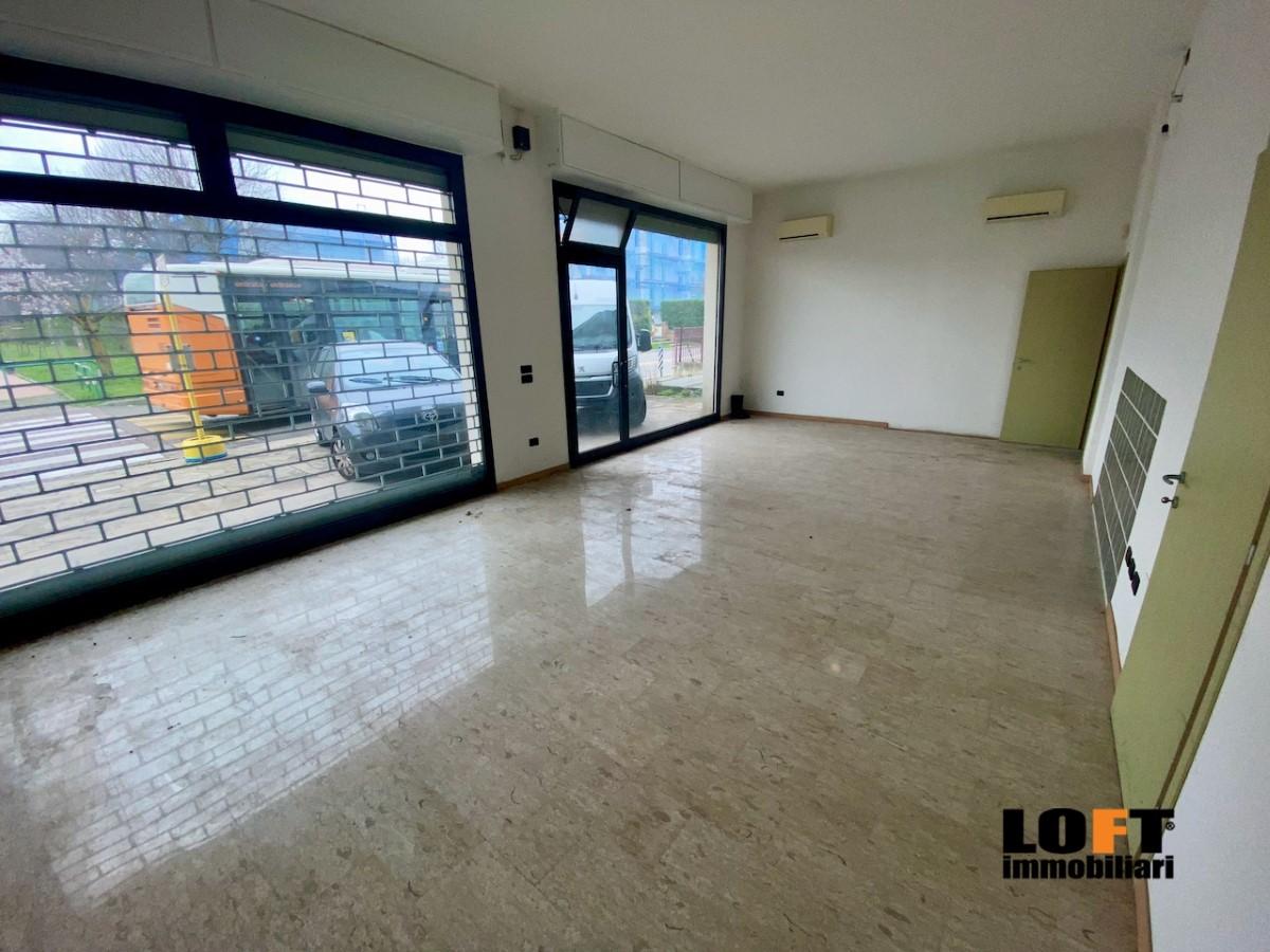 Venta Cuatro habitaciones, Padova foto