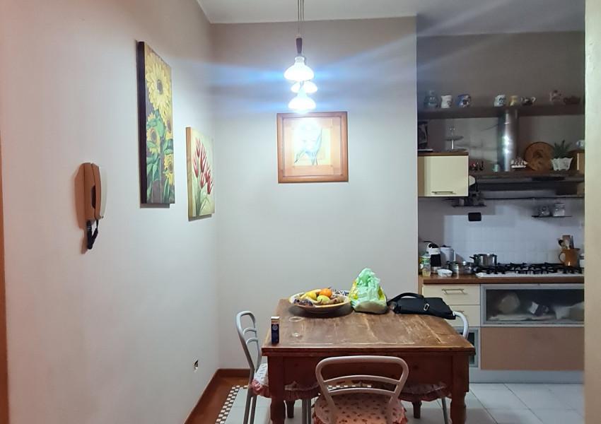 Venta Cuatro habitaciones, Pesaro foto