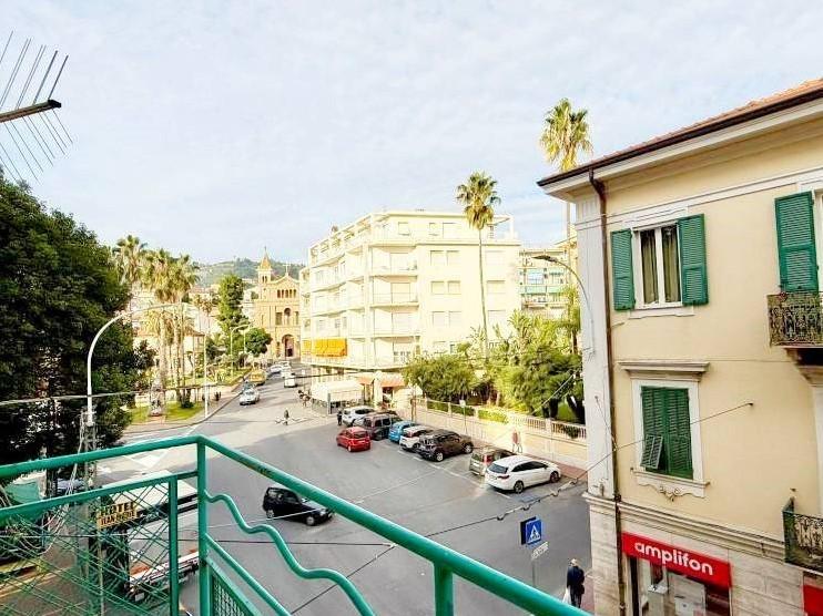 Vendita Bivani, Taggia foto