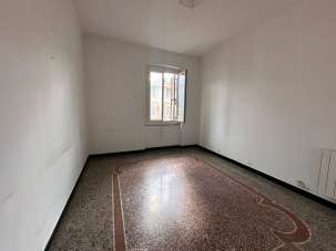 Vendita Esavani, Genova