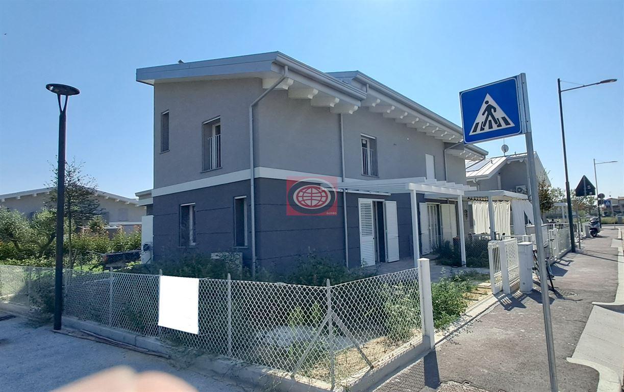 Vendita Villa trifamiliare, Ravenna foto