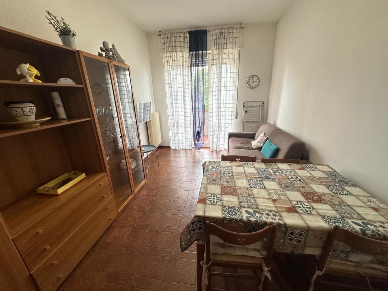 Vendita Bivani, Luni foto