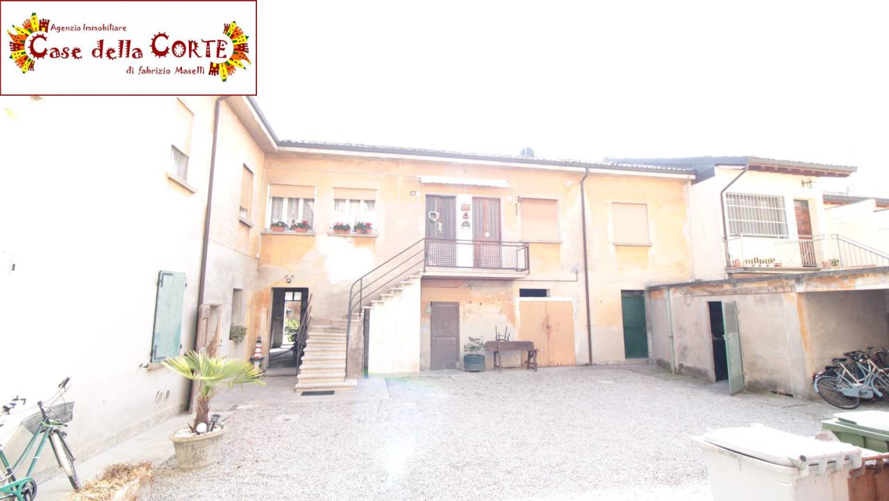 Vendita Villa, Cento foto