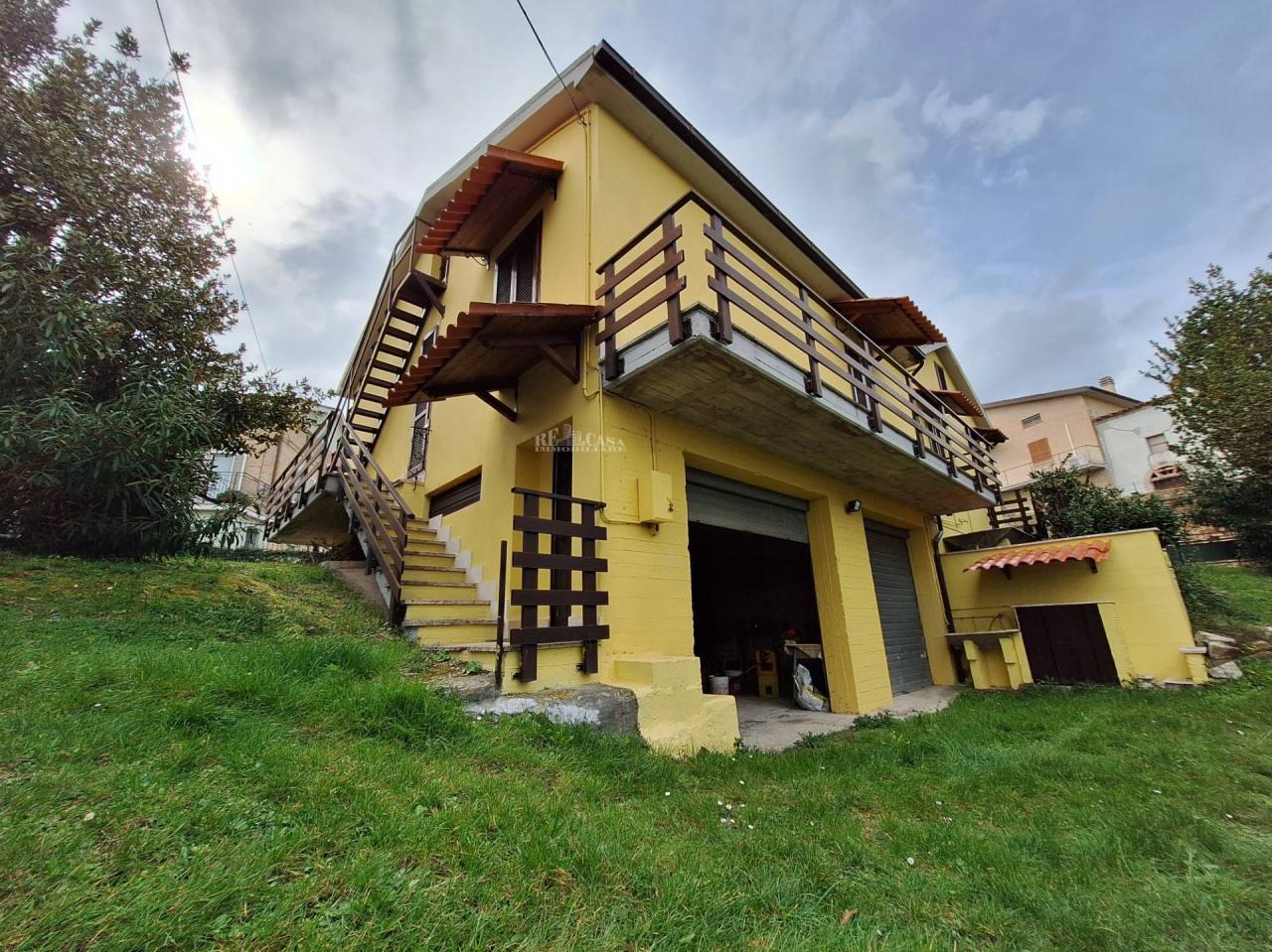 Venta Casa indipendente, Castorano foto