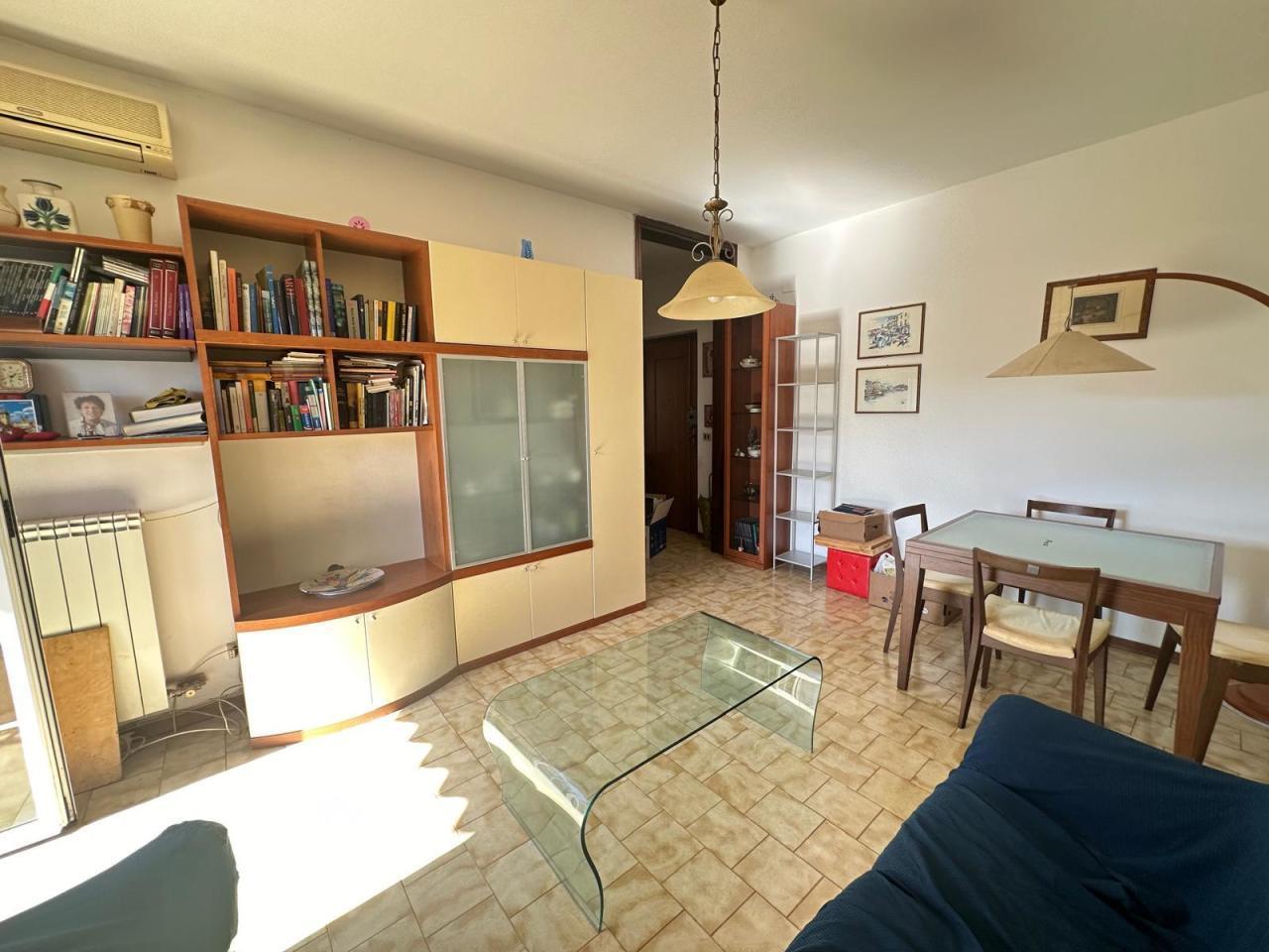 Vendita Trivani, Luni foto